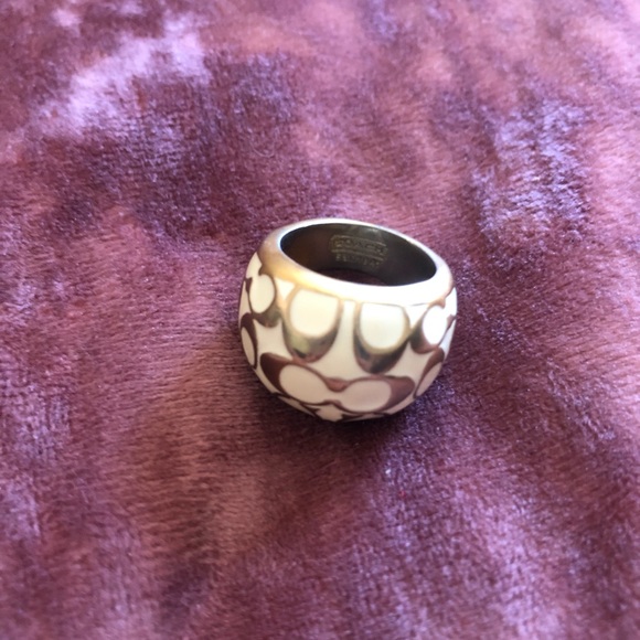 Coach ring - Picture 1 of 3